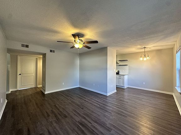 5th image of 185 W Forrest St