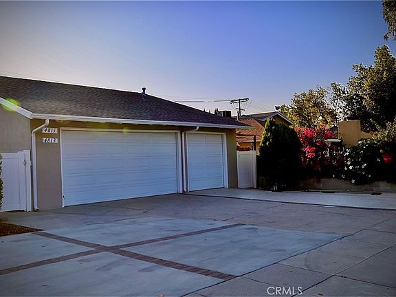 2nd image of 4813 Topanga Canyon Blvd