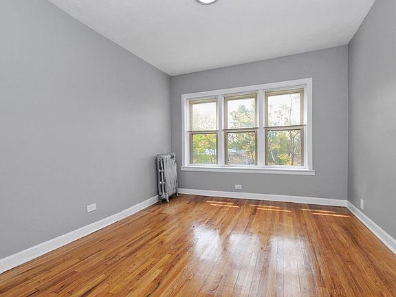 2nd image of 7556 S Calumet Ave #322-3