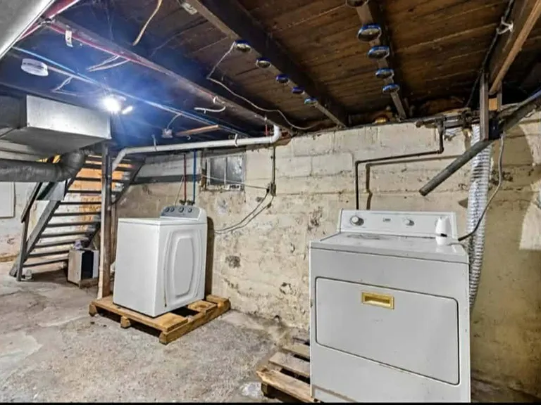 909 Baker St — Photo 19
