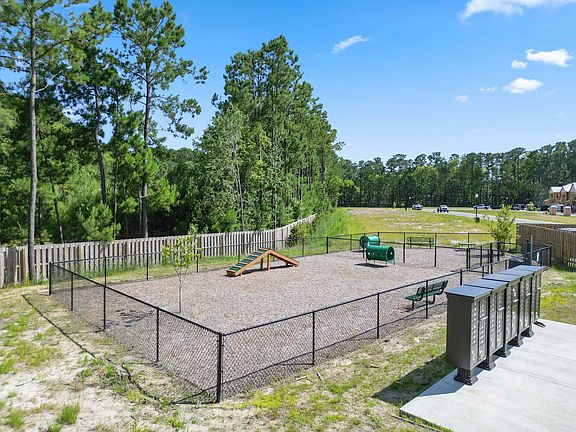 5th image of 836 Palm Frond Way #34