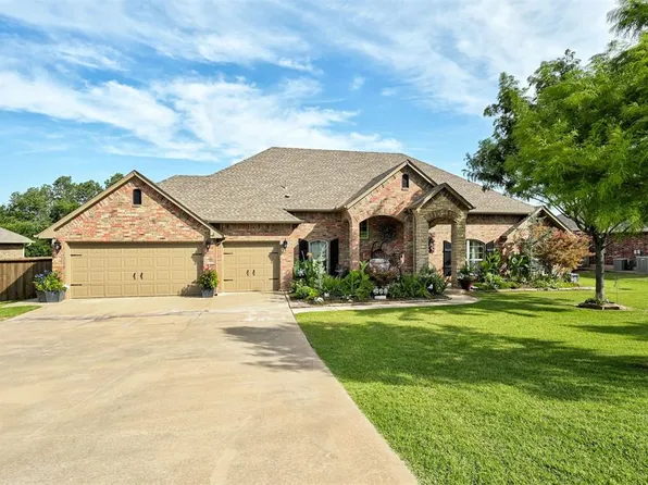 1311 Frontier Cir, Edmond, OK 73025
