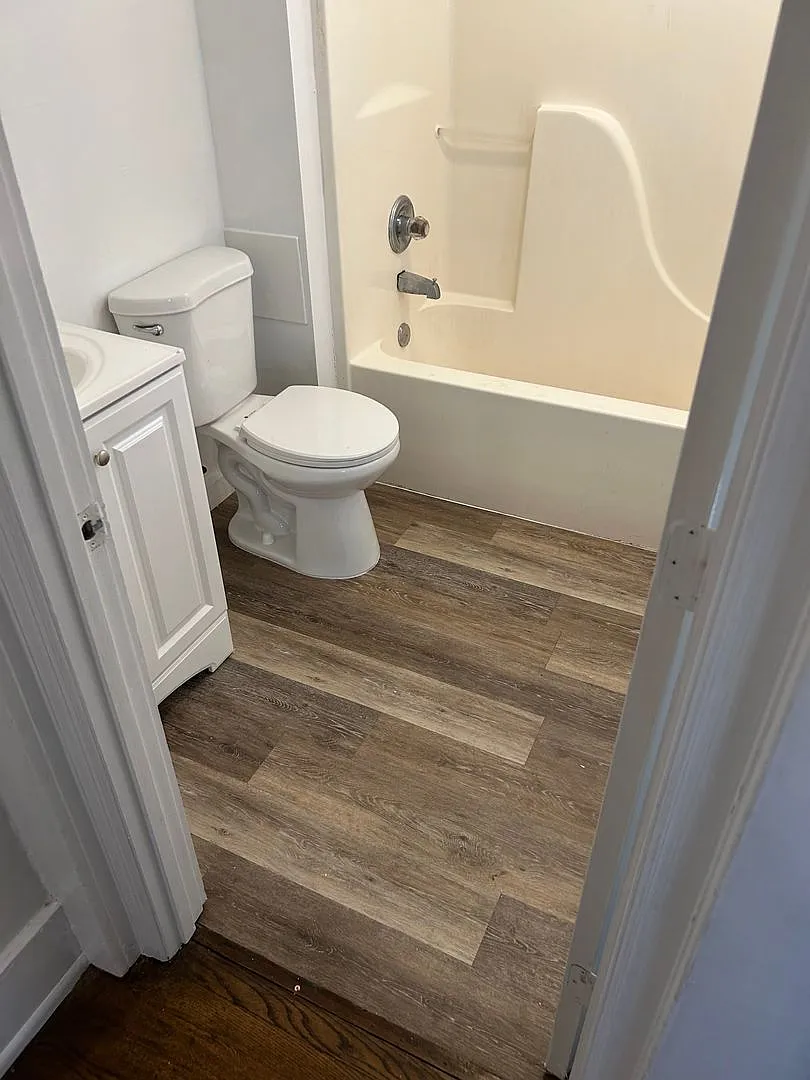 Newly Renovated 4 Bedroom Home / College Hills Community — Photo 4