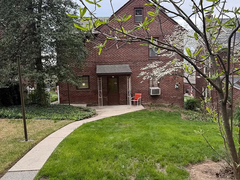 741 Florida Ave — Photo 5
