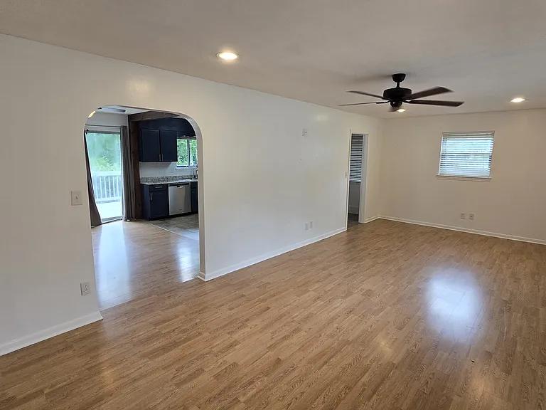 1323 Easy Ln — Photo 3