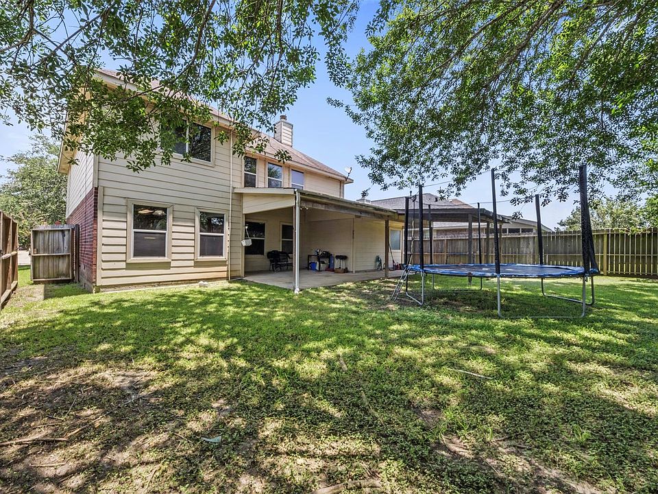 1st image of 924 Chad Ln