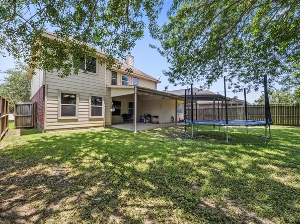 924 Chad Ln, Baytown, TX 77521