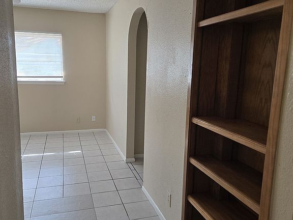 4th image of 14527 Ridge Glen Dr
