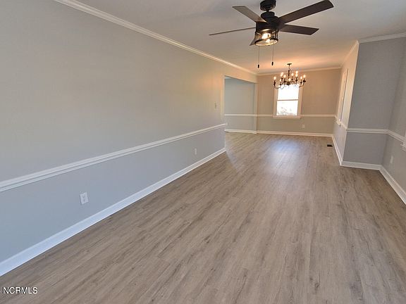 3rd image of 228 Brentwood Drive