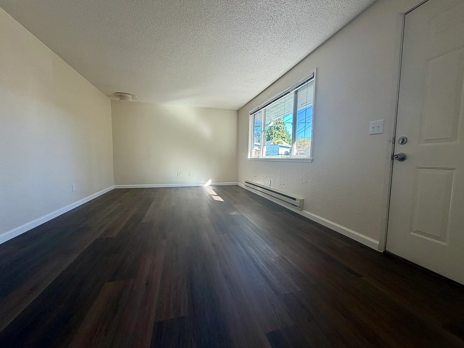 2 bed, 696 sqft, $1,995 — Photo 4