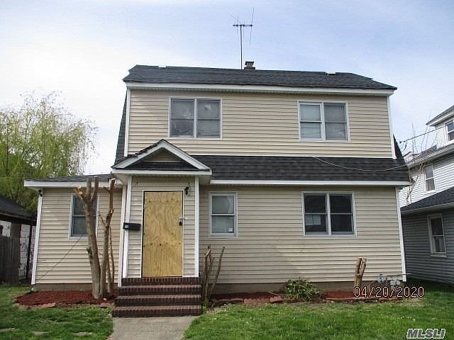 1st image of 10 Westbury Ave
