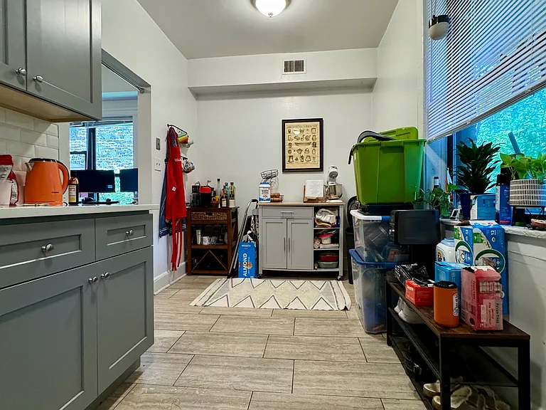 1459 W Winnemac Ave #1 — Photo 12