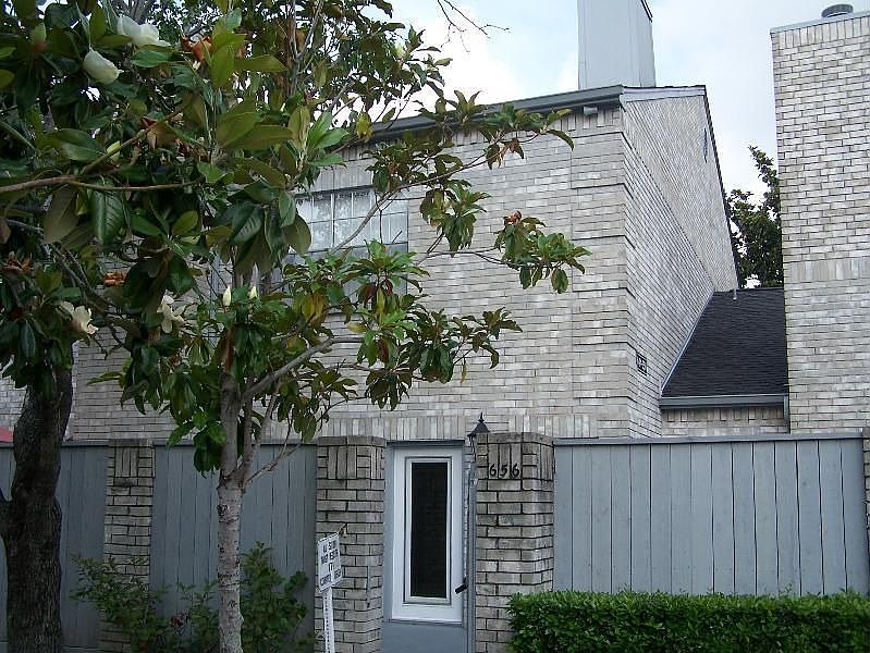 1st image of 656 Wilcrest Dr #656