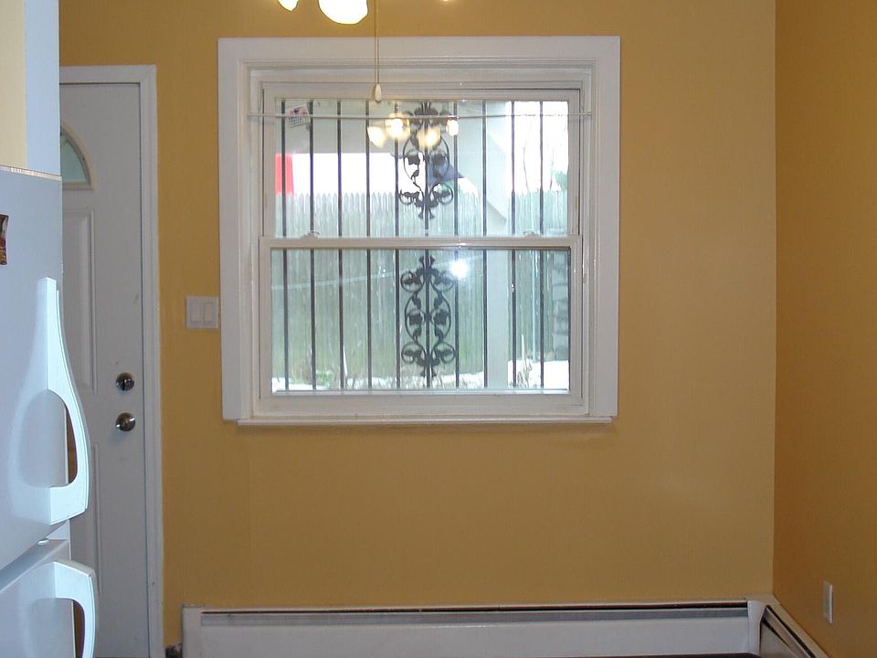 2nd image of 1679 Library Ave