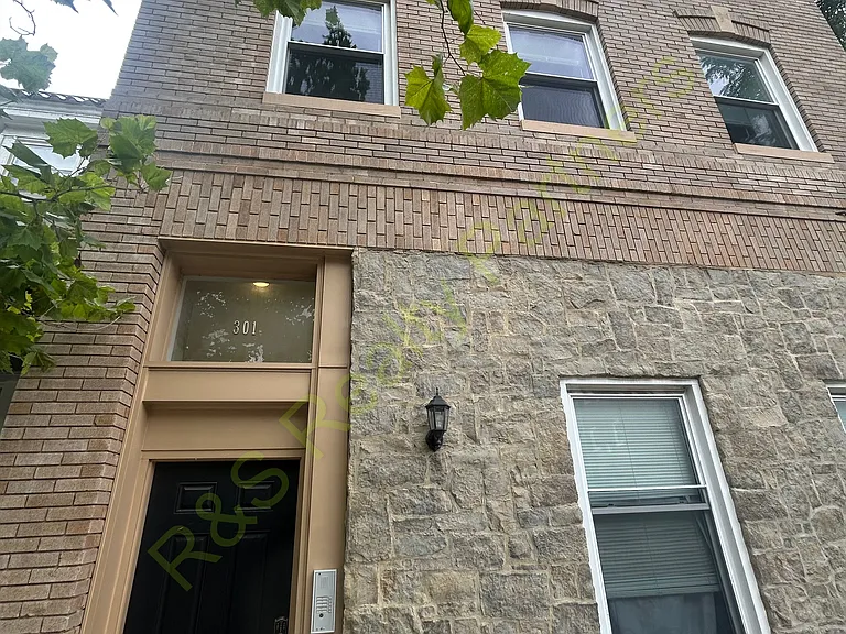 301 E 29th St #2 — Photo 1