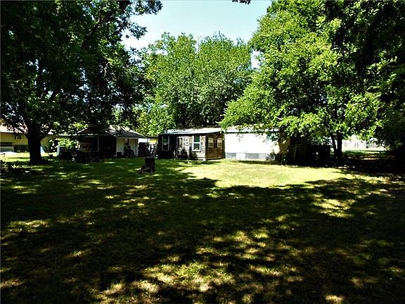 3rd image of 13806 Dewberry Dr