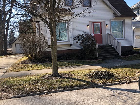 2nd image of 212 King St