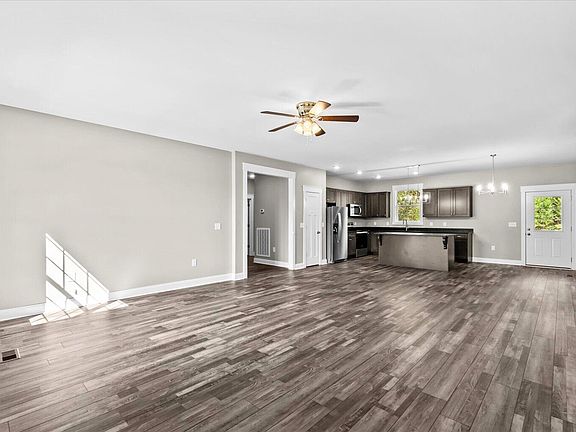 4th image of 398 Amanda Way