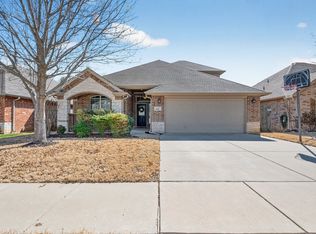 624 Hutchins Dr, Crowley, TX 76036