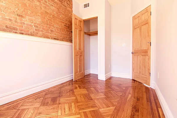 Rented by Nooklyn NYC LLC | media 21