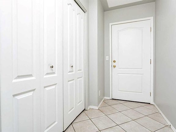 3rd image of 5135 SW Lakeshore Dr #312