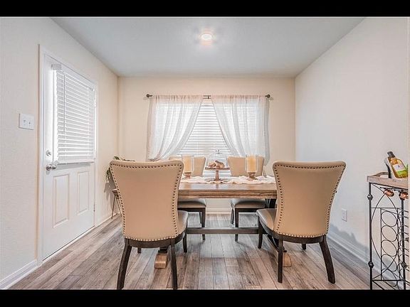 3rd image of 112 Bush Dr
