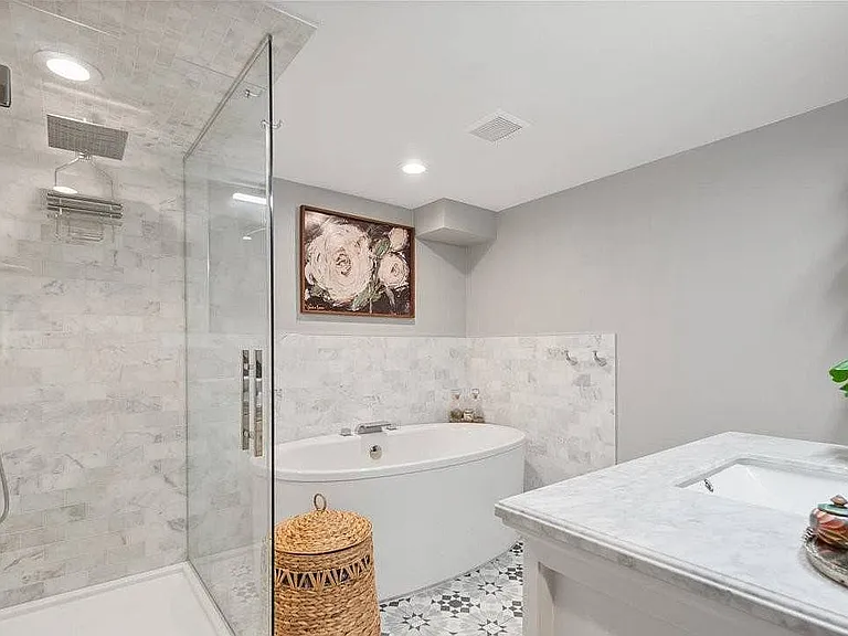1418 Glencoe St — Photo 35