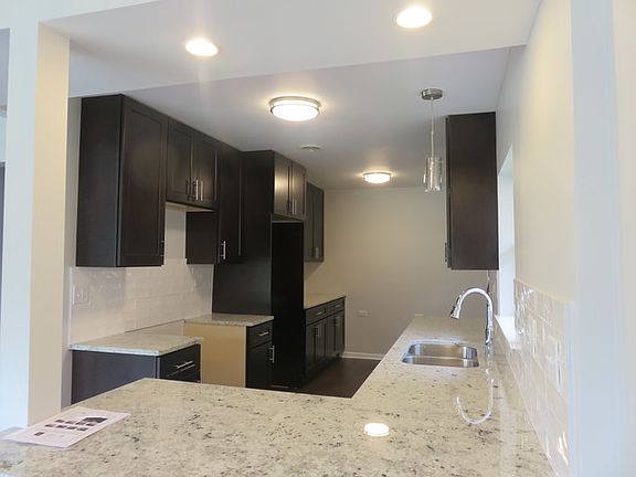 4th image of 9046 S King Dr