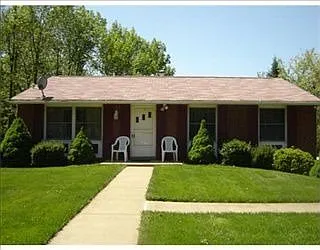 117 Carousel Dr photo 1