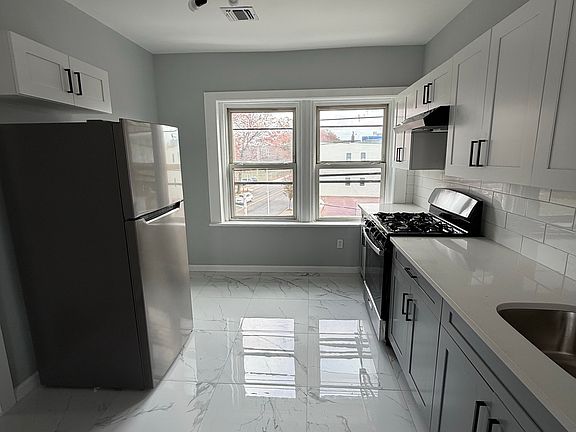 2nd image of 504 S Orange Ave #5F