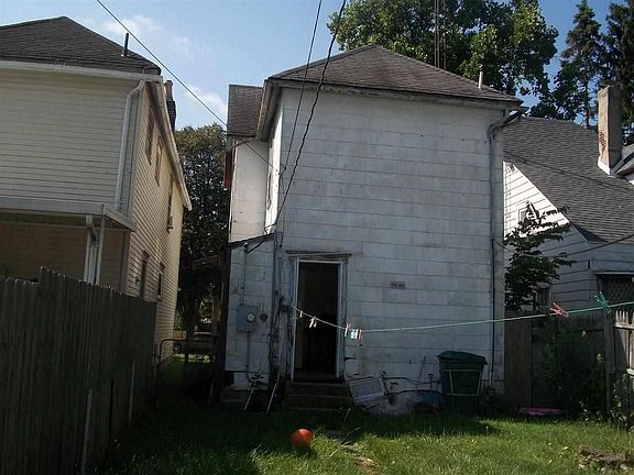 2nd image of 410 Pearl St