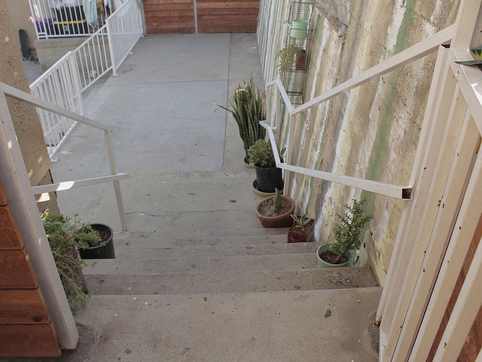 1st image of 3220 E 6th St #1