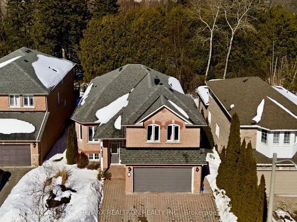 28 Headwater Cres, Richmond Hill, ON L4E 4G1