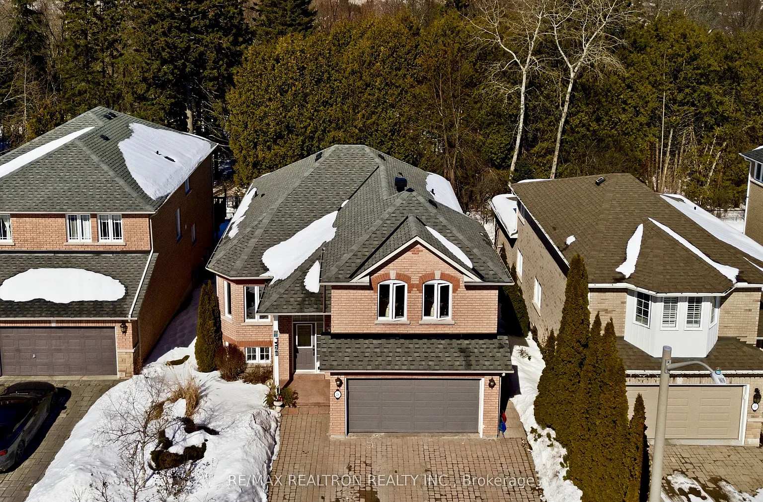 28 Headwater Cres photo 1