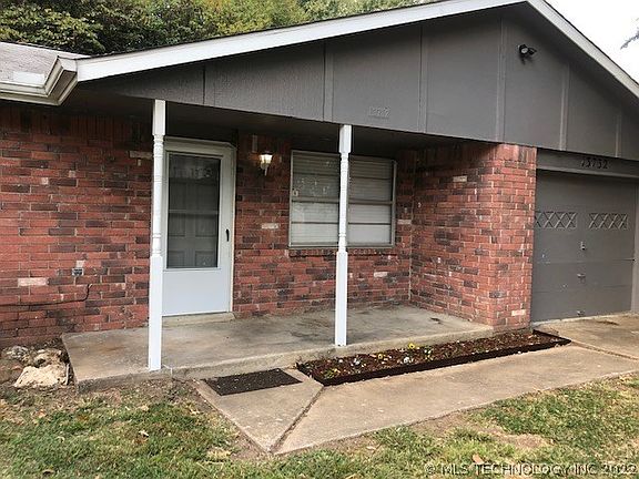 2nd image of 13732 S Hickory Pl