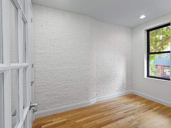 4th image of 128 W 13th St APT 12