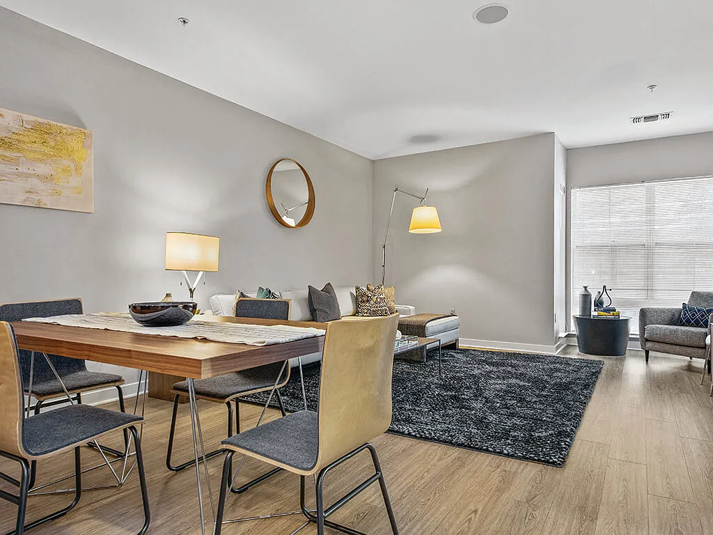Axis Admiral's Hill Apartments — Photo 3