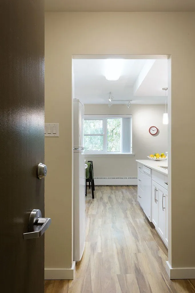 1060 Brazier Street — Photo 4