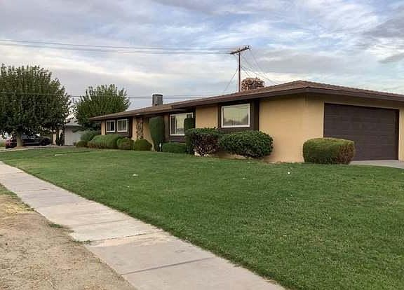 3rd image of 15785 La Paz Dr
