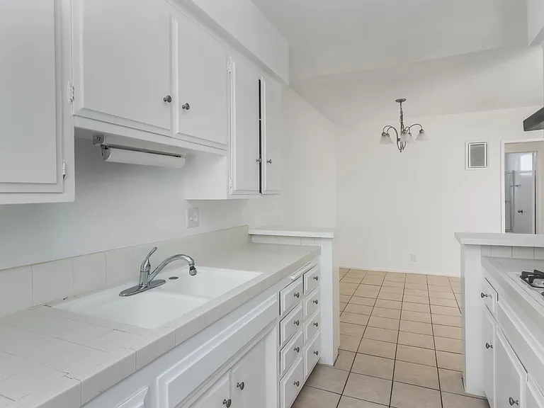 3662 Keystone Ave — Photo 8