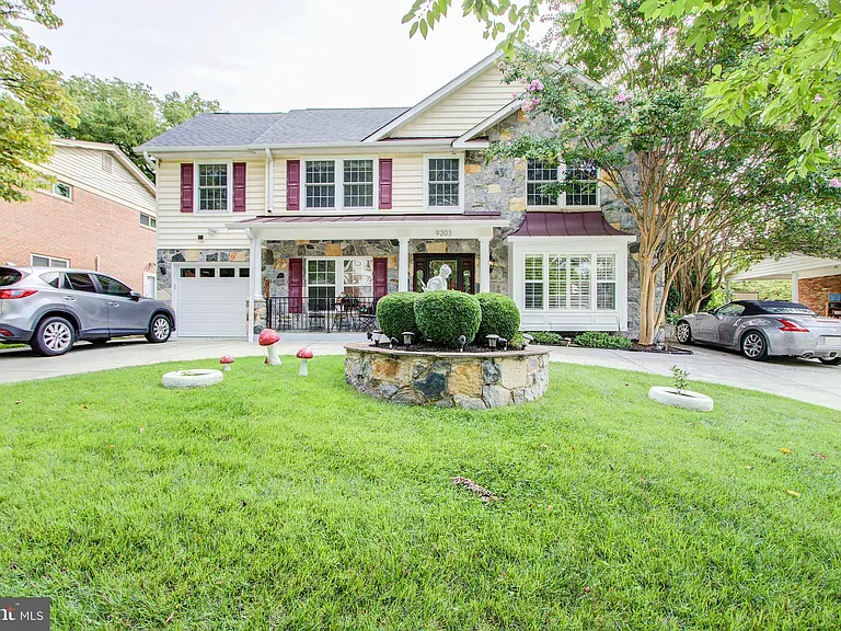 9203 Cedarcrest Dr — Photo 47