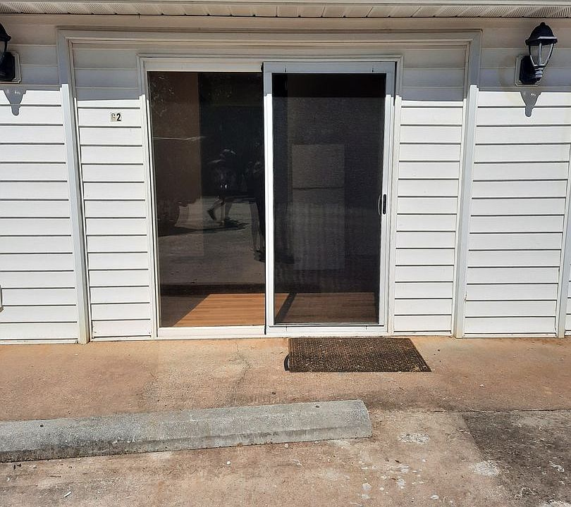 1st image of 105 E Sylva Cir #G-2