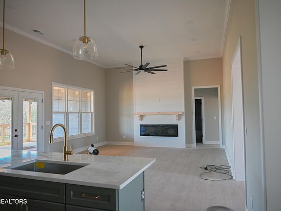 3rd image of 1430 Maple Ln
