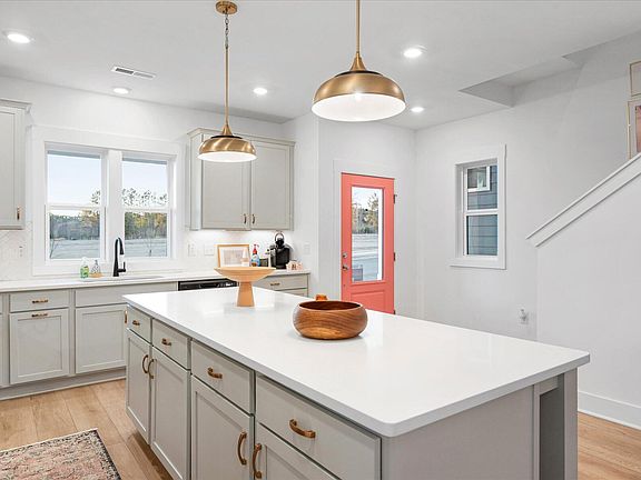 2nd image of 2801 Mar Bonita St