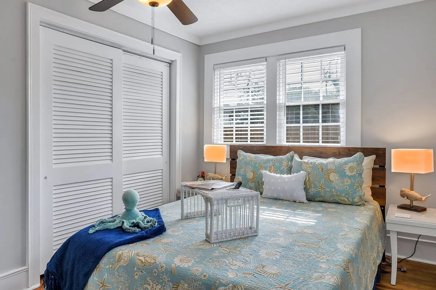 6 bed, 2400 sqft, $6,300 — Photo 2