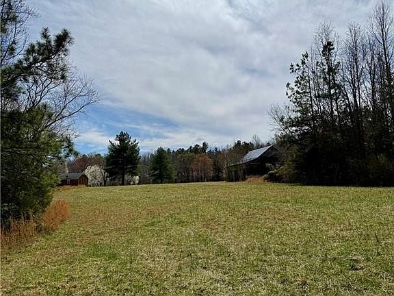 3rd image of 17394 Mountain Rd