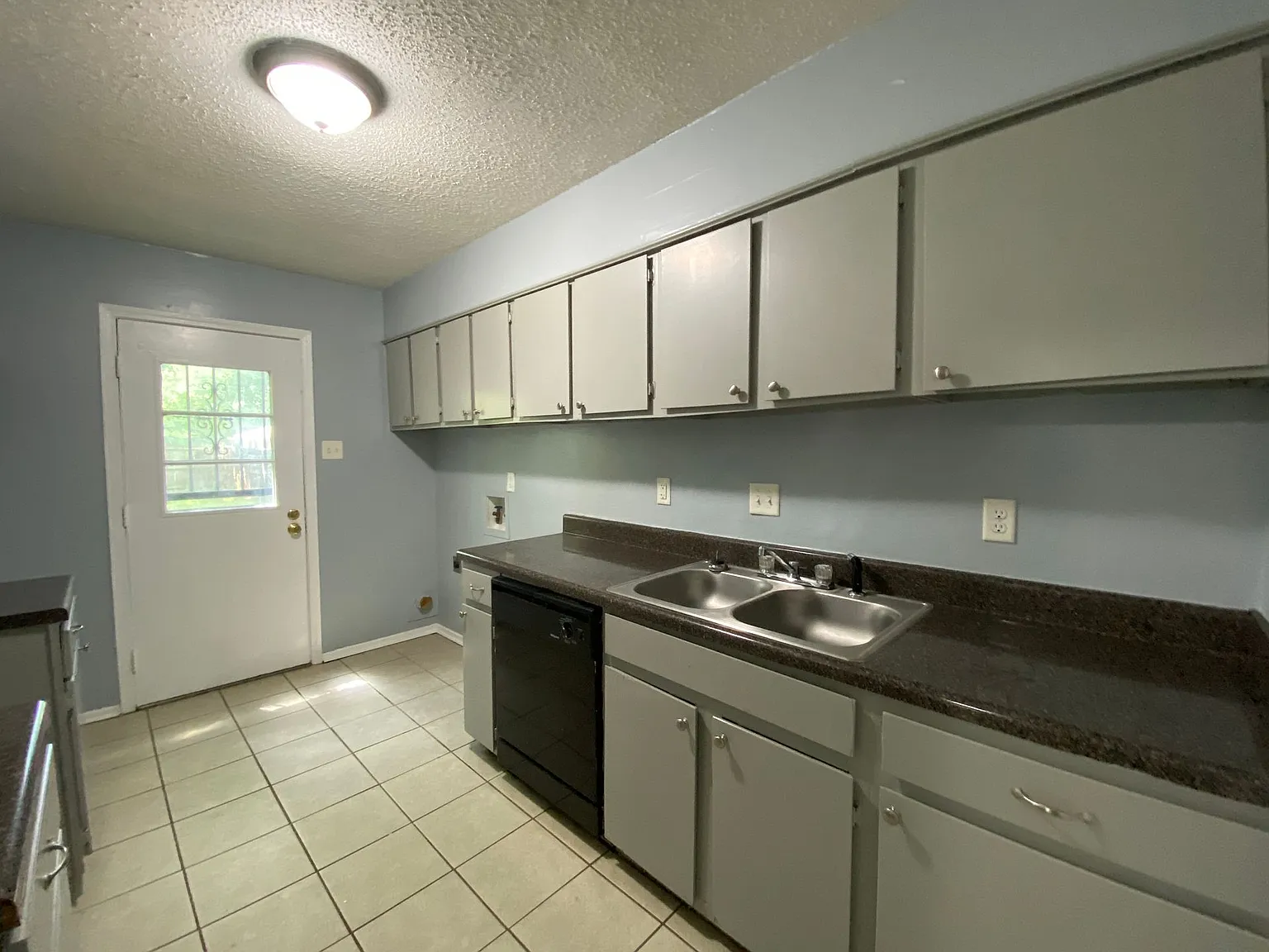 3937 Twin Lakes Drive — Photo 4