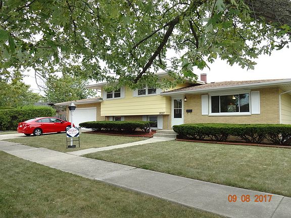 2nd image of 19057 Oakwood Ave