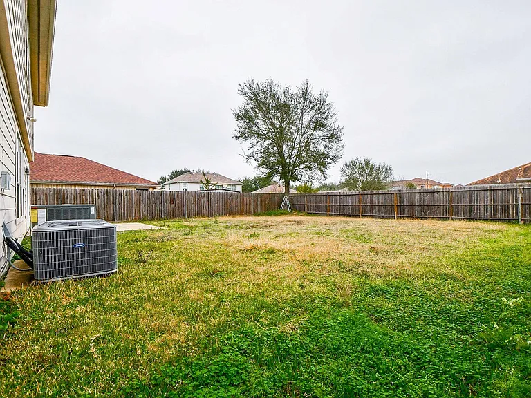 9641 Weldridge Dr — Photo 32