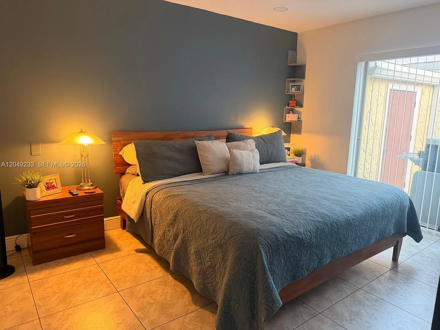 Spyglass Condominium 1 — Photo 4